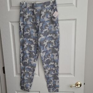 Secret Treasures Camo Joggers